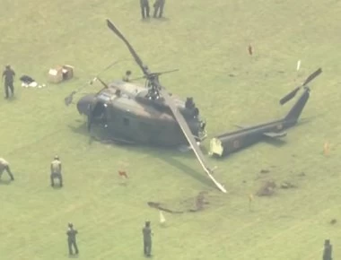UH-1J: Κόπηκε στα δύο ελικόπτερο στην Ιαπωνία (φωτο)